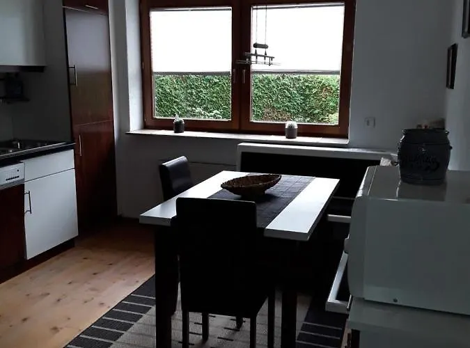 Ferien- Und Monteurwohnung Tina アパート *